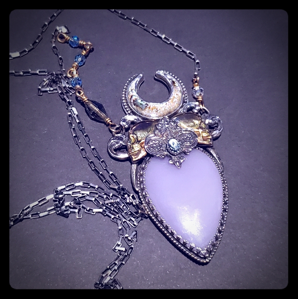 Bellalilli Seance necklace